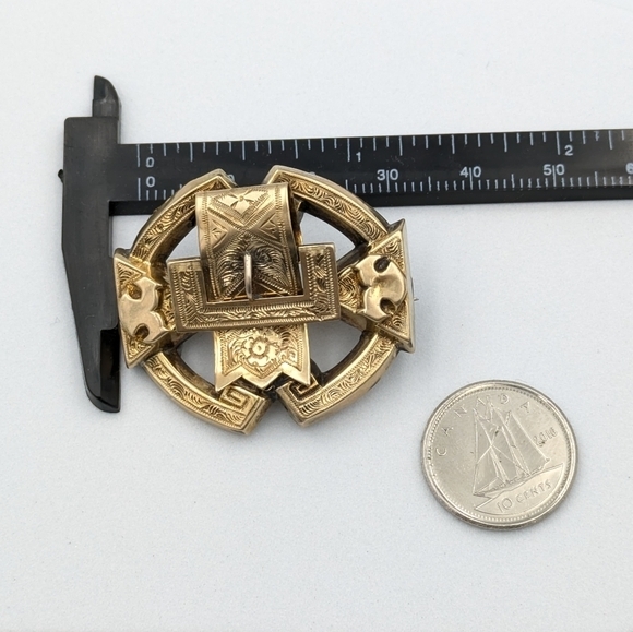 Antique Victorian era engraved buckle brooch pin - Picture 2 of 8
